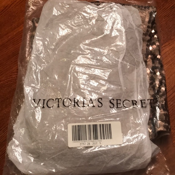 Dress - Picture 8 of 8